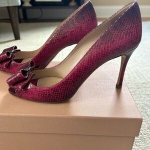 Stunning Miu Miu Pink Snakeskin Heels